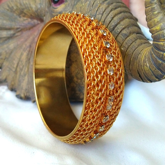 GORGEOUS Y2K GOLD PLATED CHUNKY BANGLE - Picture 3 of 5